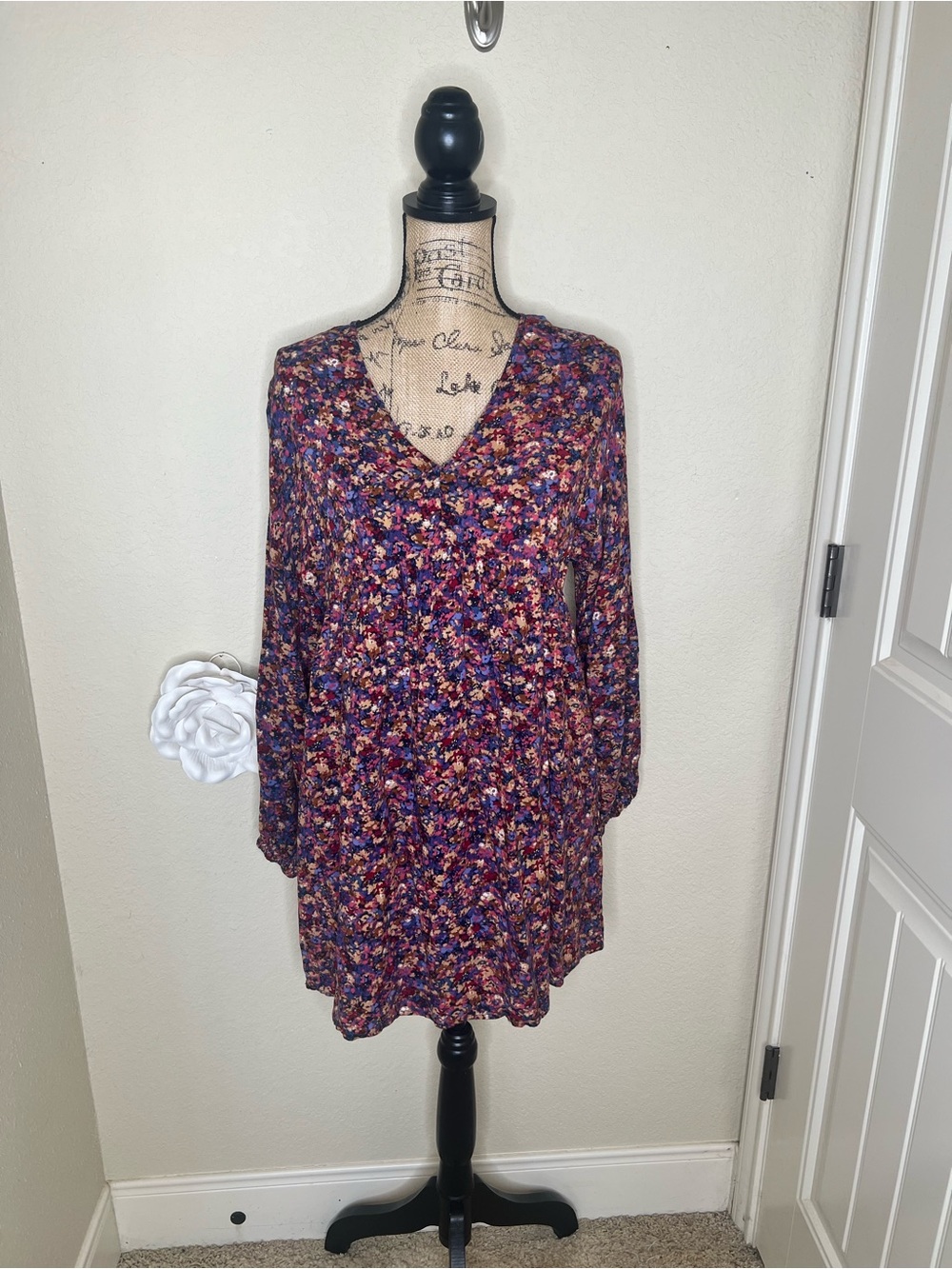 NTM: Andrée by Unit Navy Floral Long Sleeve Dress – Size M